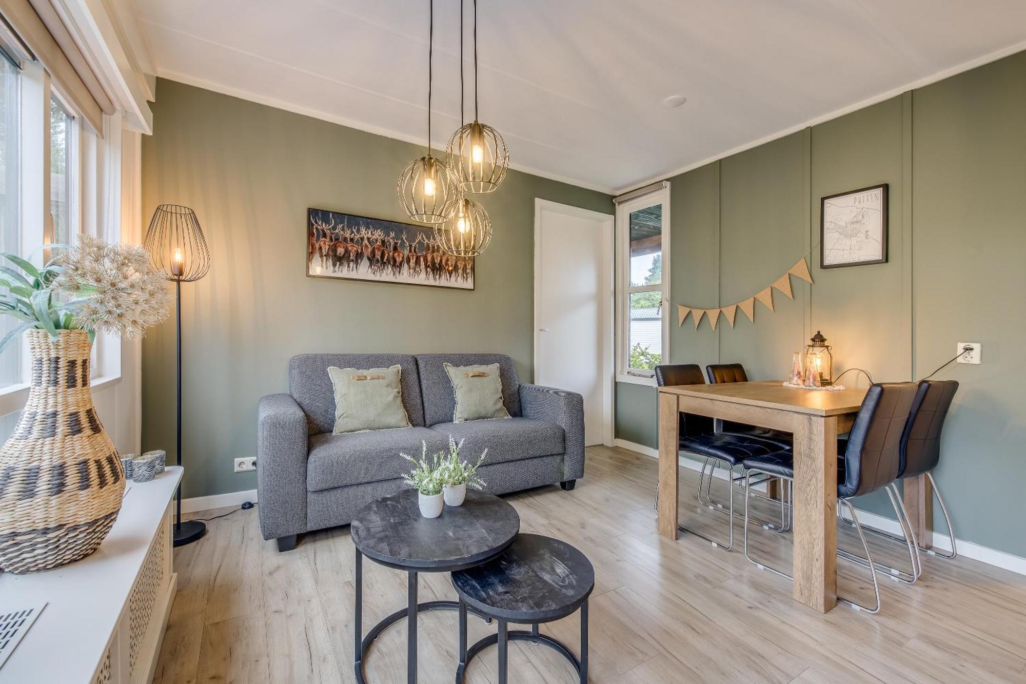 Chalet 't Veluws stulpje GENIET, ONTSPAN EN DROOM EVEN LEKKER WEG! Putten Buitenkant foto